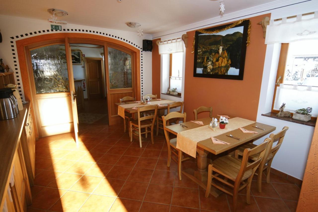 Pension Torok Lesce  Exterior photo