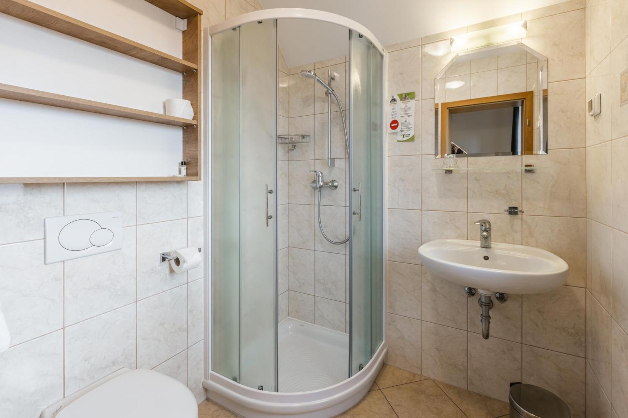 Pension Toeroek Lesce  Exterior photo