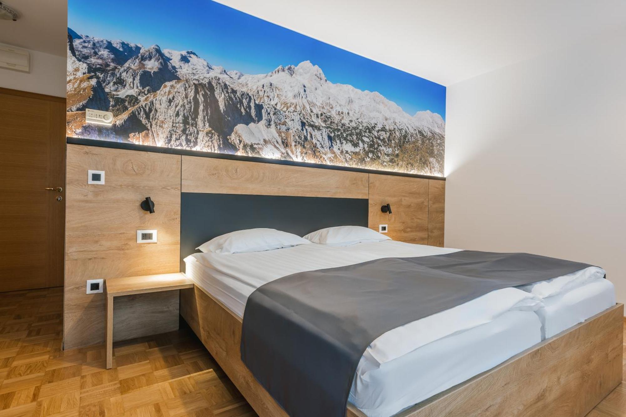 Pension Toeroek Lesce  Exterior photo